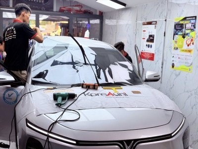 Dán phim cách nhiệt KoreAuni hàn quốc xe Vinfast Limo Green