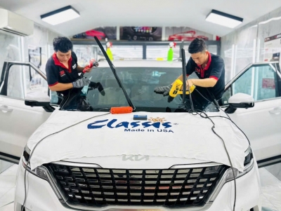 Phim Cách Nhiệt Classis trên xe Kia Carnival