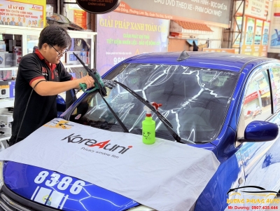 Dán phim cách nhiệt KoreAuni cho xe dịch vụ