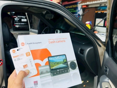 Camera hành trình 3 mắt YUEMI Q5 Thủ Đức