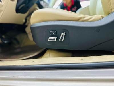 Nâng cấp ghế chỉnh điện cho xe Ford Everest 