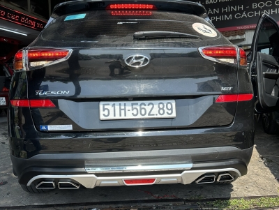 lip pô xe hyundai trucson 2018