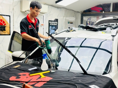 Dán phim cách nhiệt 3M Crystalline PLK mới nhất tại Thủ Đức